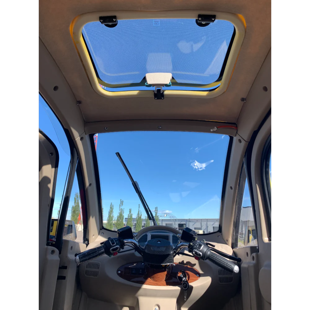 GIO Golf Fully Enclosed Mobility Scooter - 30 Mile Distance - 18.5 MPH - primehubstore.shop Scooters