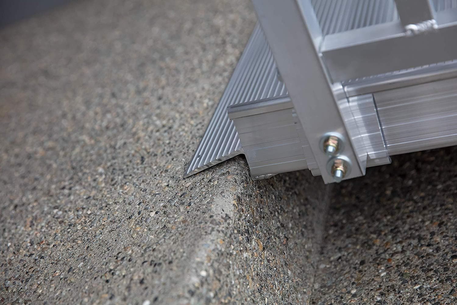 EZ-ACCESS Gateway 3G Portable Solid Surface Mobility Ramps with Vertical Picket Handrails - primehubstore.shop Mobility Ramps