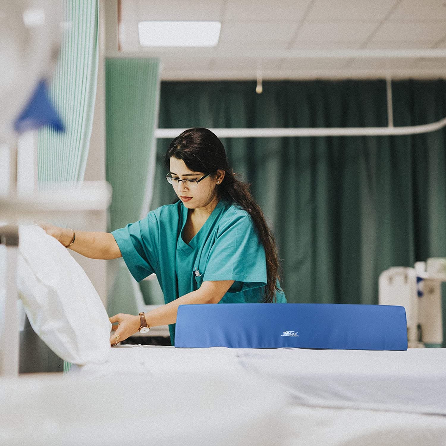 Skil-Care 30-Degree Positioning Wedge - Roll Control Bed Wedges - primehubstore.shop Bed Wedges